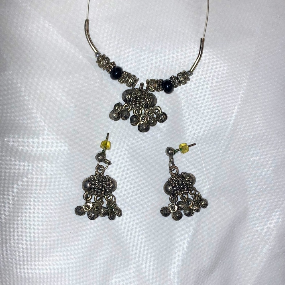 grey metal dangly studs and necklace set